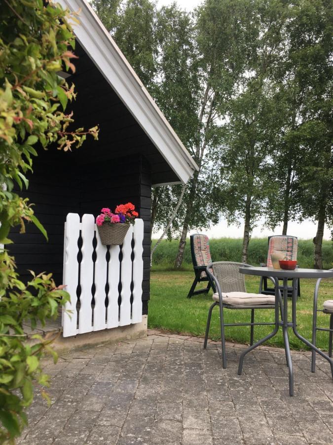 Stunning Romantic Cabin Close To Baltic See Idestrup Екстериор снимка